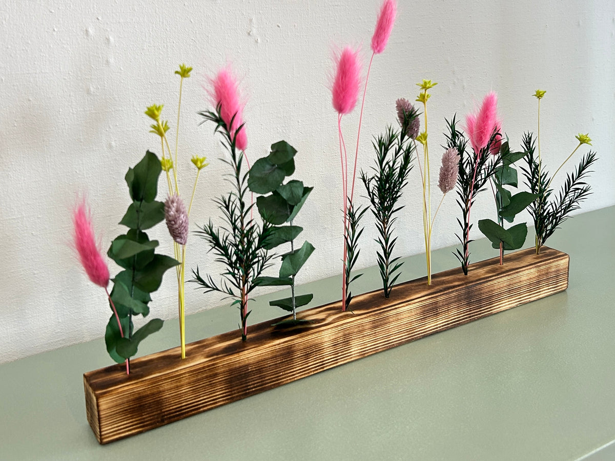 Barre florale en bois finition brûlée 30 cm – fleurs séchées et végétaux stabilisés