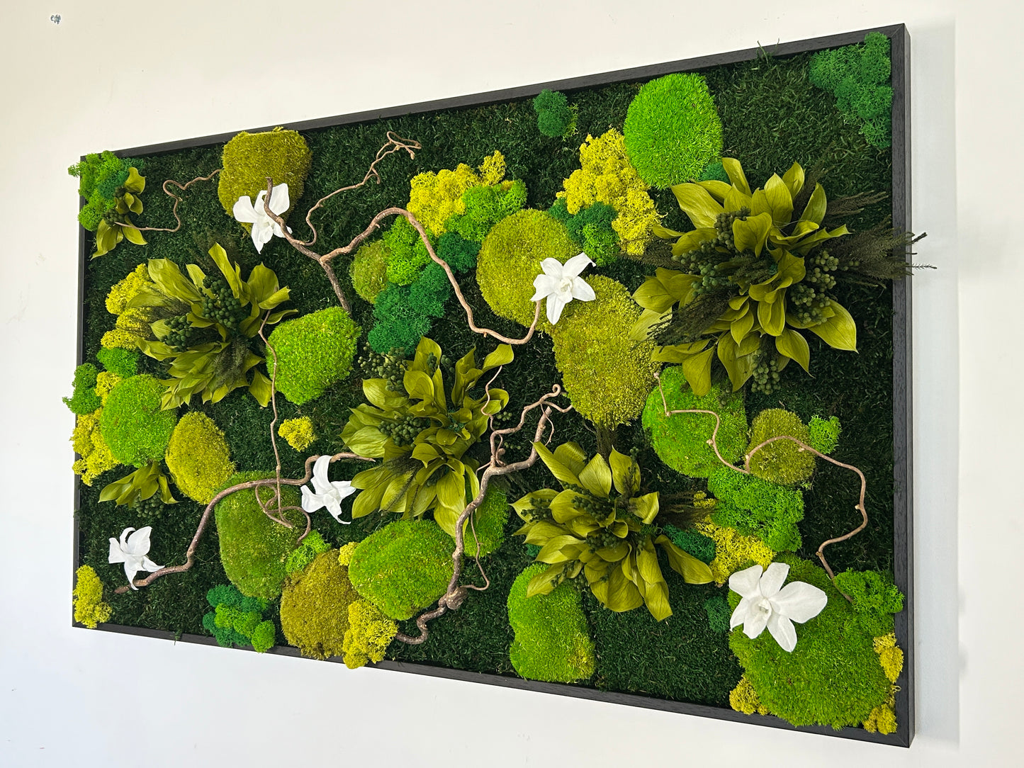 Panneau végétal stabilisé «Eden» avec orchidées blanches